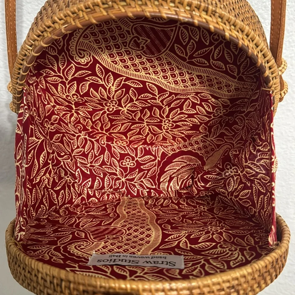 Straw Studios Tan Woven Crossbody Bag - Picture 4 of 6